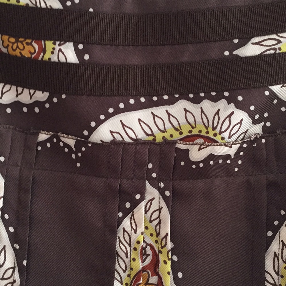 100% Silk Peserico Skirt - Picture 2 of 5